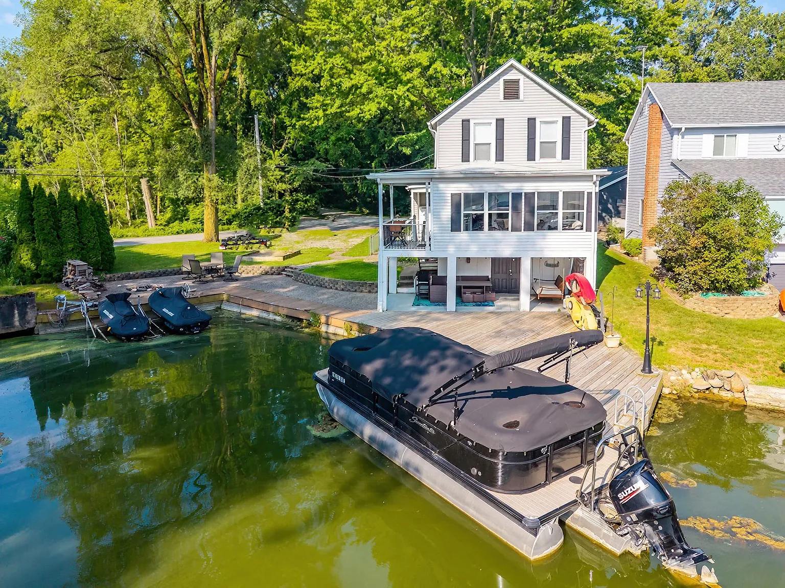 623 Lions Dr photo 1