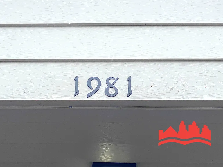 1981 Boyle Ave — Photo 3