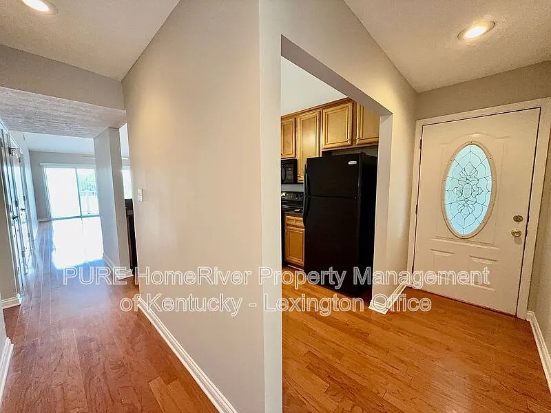 3 bed, 2.0 bath, 1547 sqft, $1,595 — Photo 3