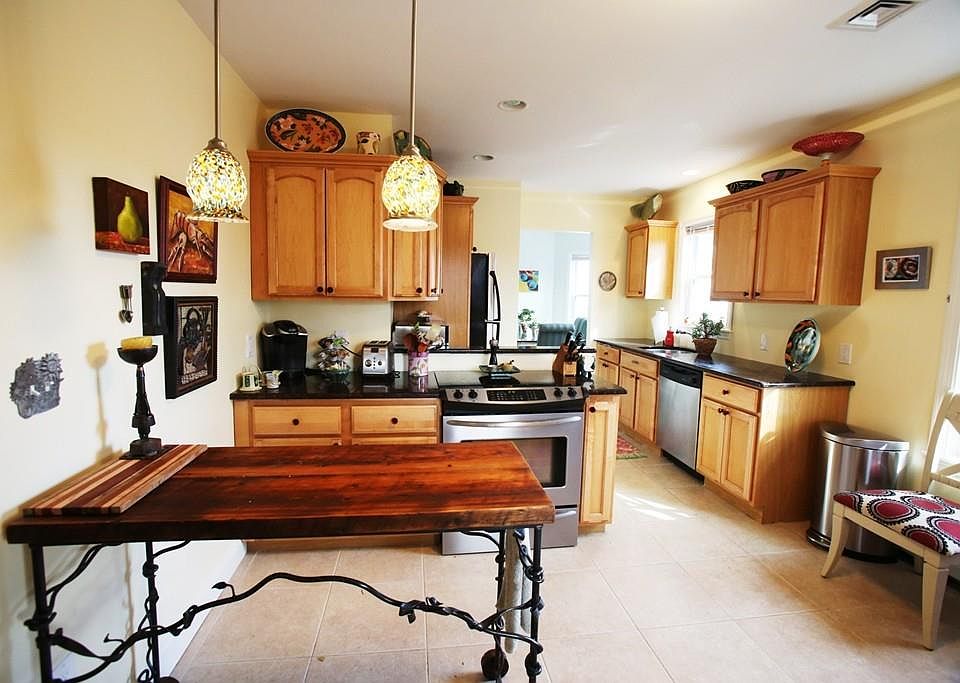 1st image of 12 Beacon Blvd