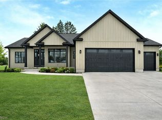 248 Robbies Run, Cortland, OH
