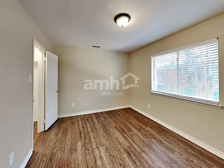 737 Oak Dale Ave — Photo 16