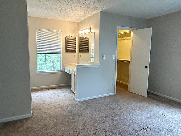 4664 Genoa Cir — Photo 11