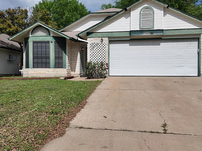 12331 Yarmont Way — Photo 2