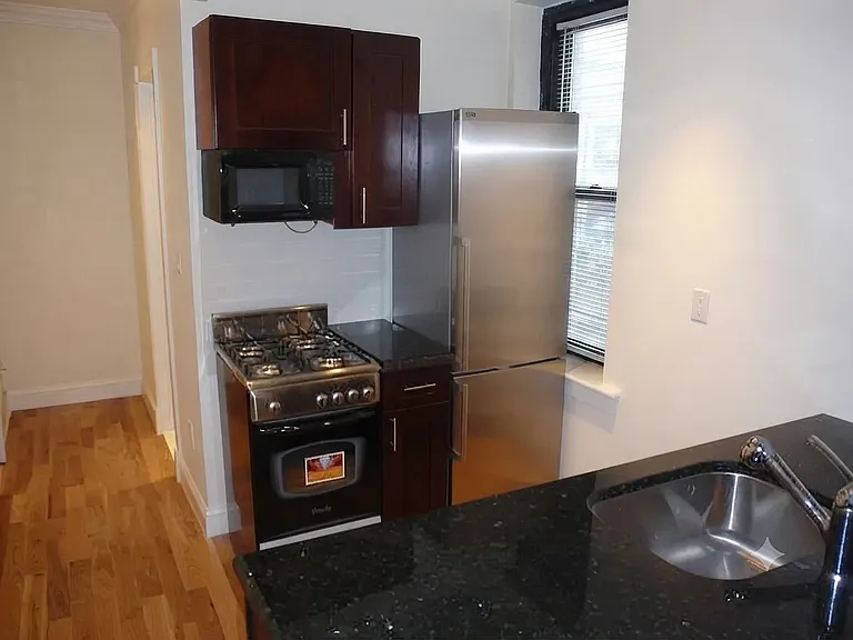 340 E 55th St #4A — Photo 5