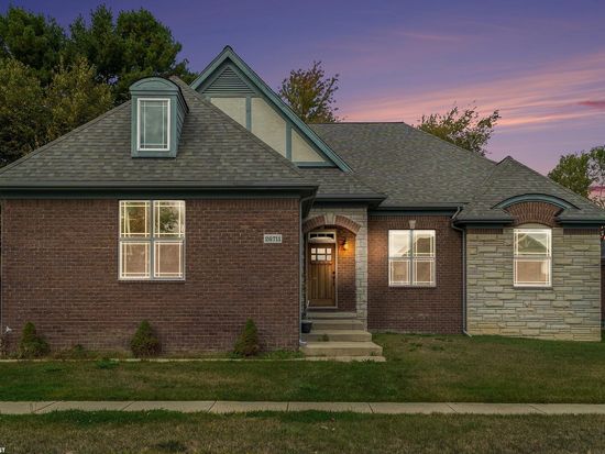 26711 Boston Dr, Chesterfield, MI 48051