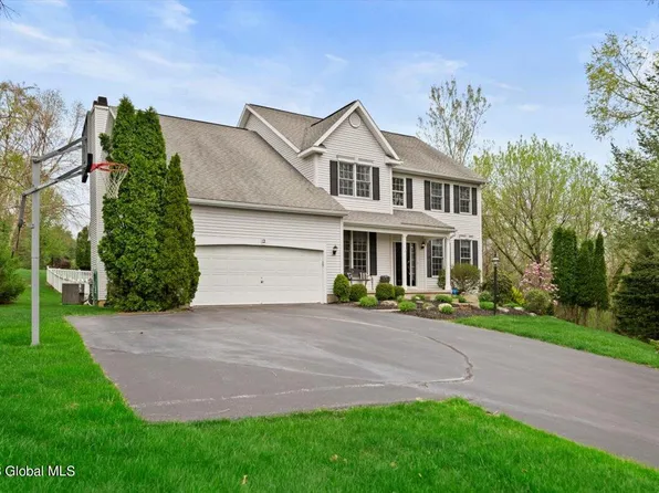 12 Moreland Drive, Mechanicville, NY 12118