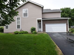 2 Steven Ct, Algonquin, IL 60102