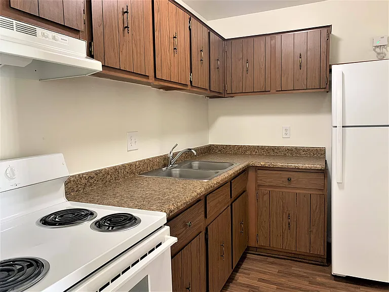 Windsor Place Apartments — Photo 98