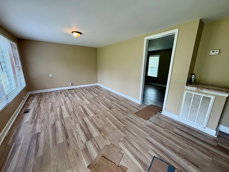 1414 Daresa Ln — Photo 6