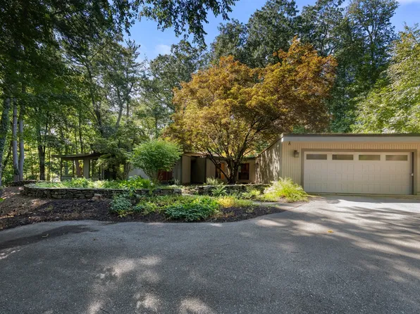 688 Annursnac Hill Rd, Concord, MA 01742
