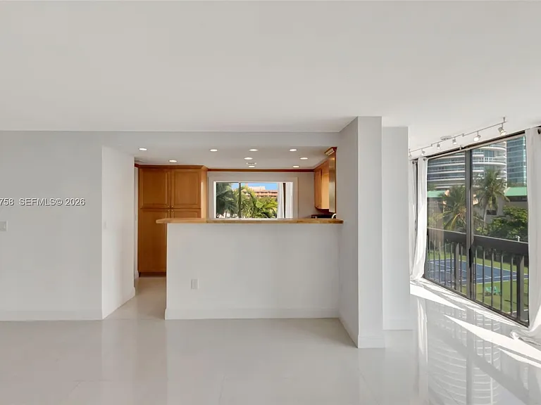 2333 Brickell Ave #305 — Photo 8