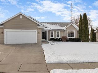 1542 Primrose Ln, Fond Du Lac, WI 54935
