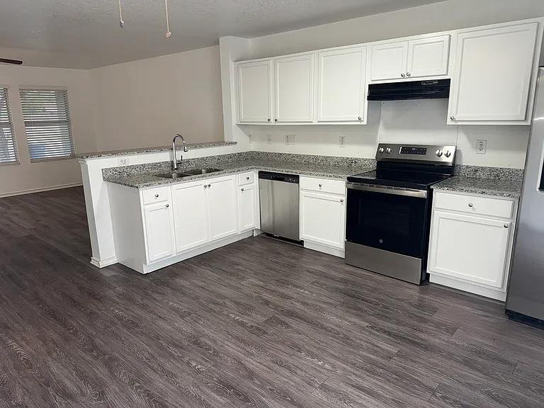 7238 Azalea Sq — Photo 6