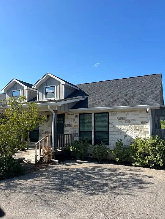 2 bed, 1000 sqft, $1,550 — Photo 1