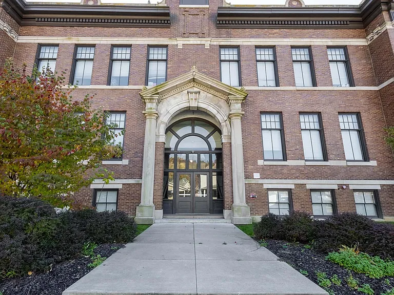 Nelsonville School Commons — Photo 30