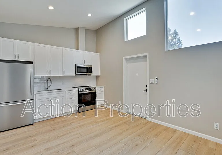 368 Camille Ct — Photo 2