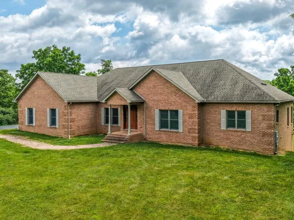 70 Loyalty Ln, Martinsburg, WV 25403