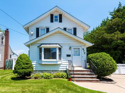 472 S 3rd Street, Lindenhurst, NY, 11757