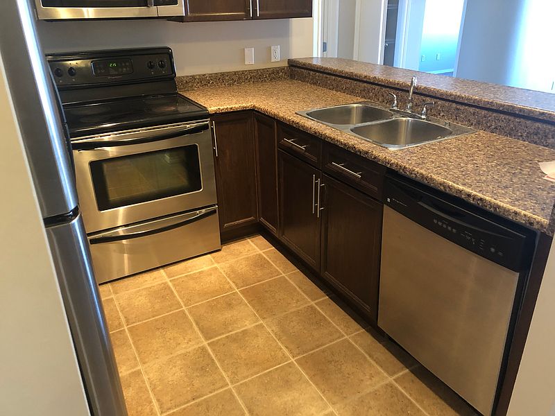 Edmonton Apartment for rent - 2 Bedrooms — photo 3