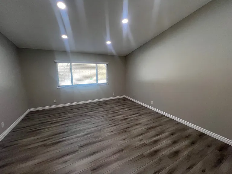 2800 Regina Ave — Photo 38