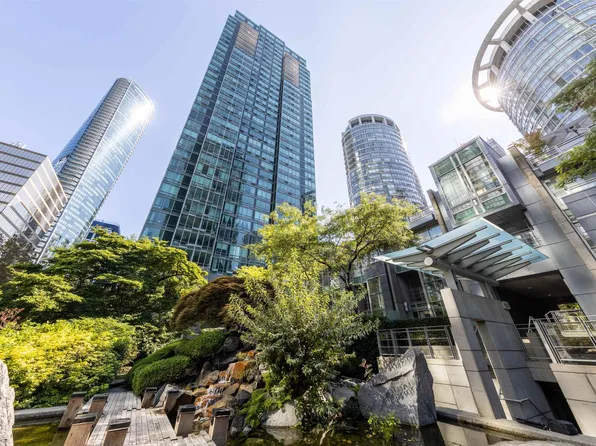 1200 Georgia St W #1808, Vancouver, BC V6E 4R2