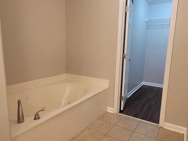 194 Romie Dr — Photo 15