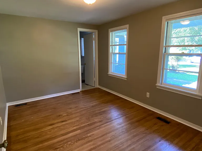 85 South St #1/2 — Photo 4