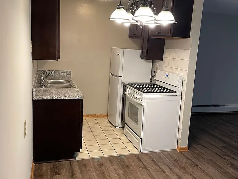 Cedar Avenue Apartments — Photo 36
