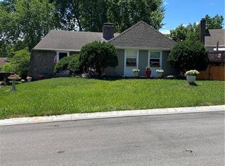 411 Sunset Ln, Belton, MO 64012