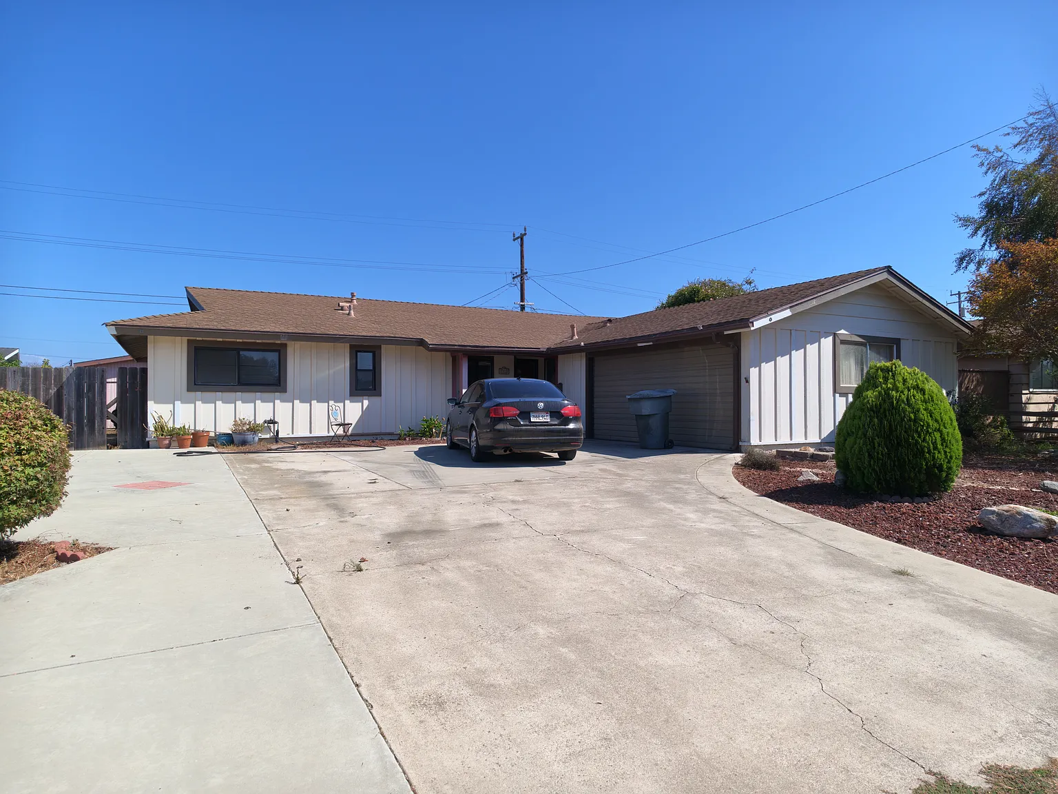 1312 N Orchid St — Photo 1