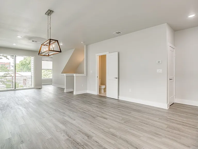 2716 Forest Park Blvd — Photo 12