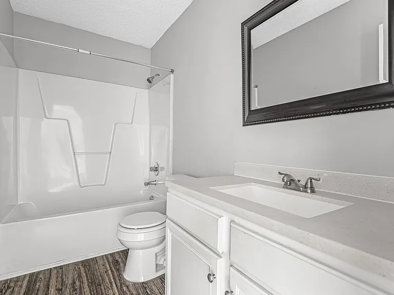 220 Wood Green Dr — Photo 16