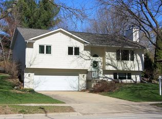 614 Engelhart Dr, Madison, WI 53713
