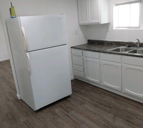 4th image of 503 S Center St