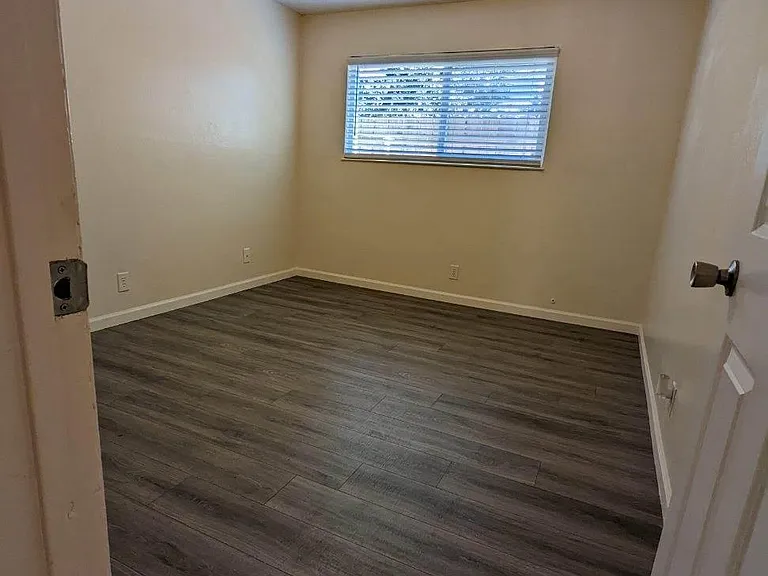 400 W Lockeford St #0 — Photo 5