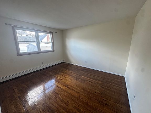 4th image of 30 N 11th St