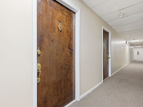 4th image of 5419 Golf View Dr APT D-4