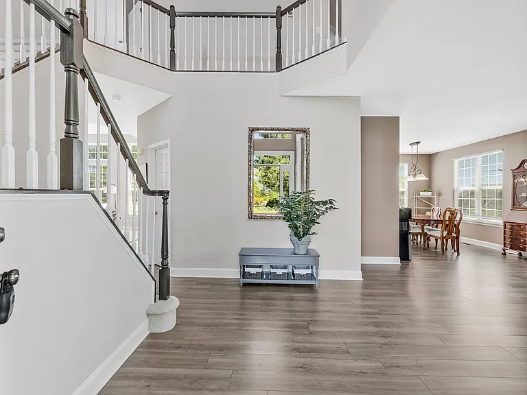 611 Curtin Pl SE — Photo 6