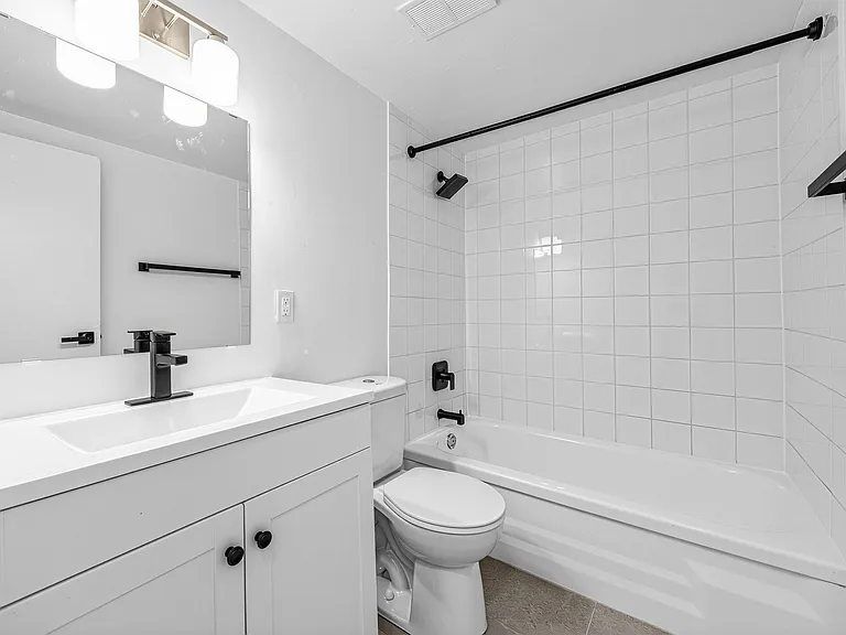 3950 Lawrence Ave E — Photo 18