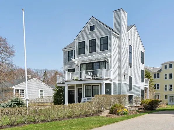 1 Harris Lane, Kennebunk, ME 04043