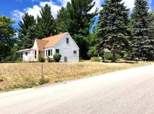 06535 Boyne City Rd, Charlevoix, MI 49720