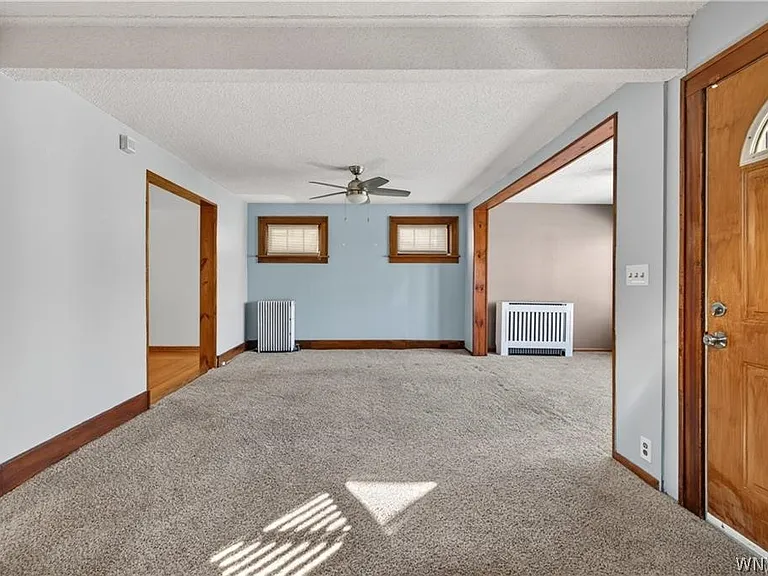 172 Tremont Ave — Photo 2