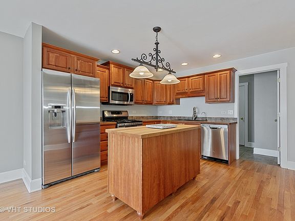 4th image of 259 W Dekalb Dr