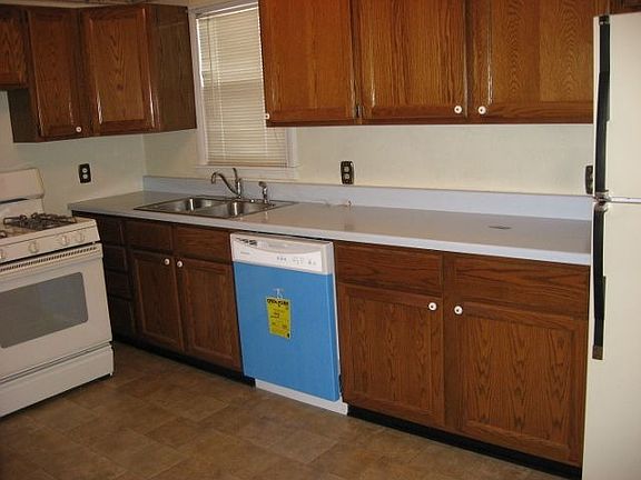 NEW flooring, NEW dishwasher