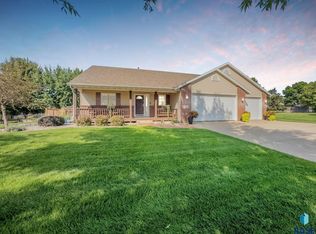 1805 S Strabane Cir, Sioux Falls, SD 57106