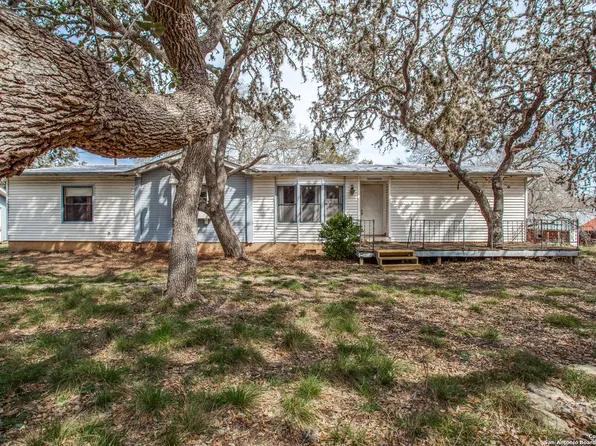185 Buck Run, Pipe Creek, TX 78063