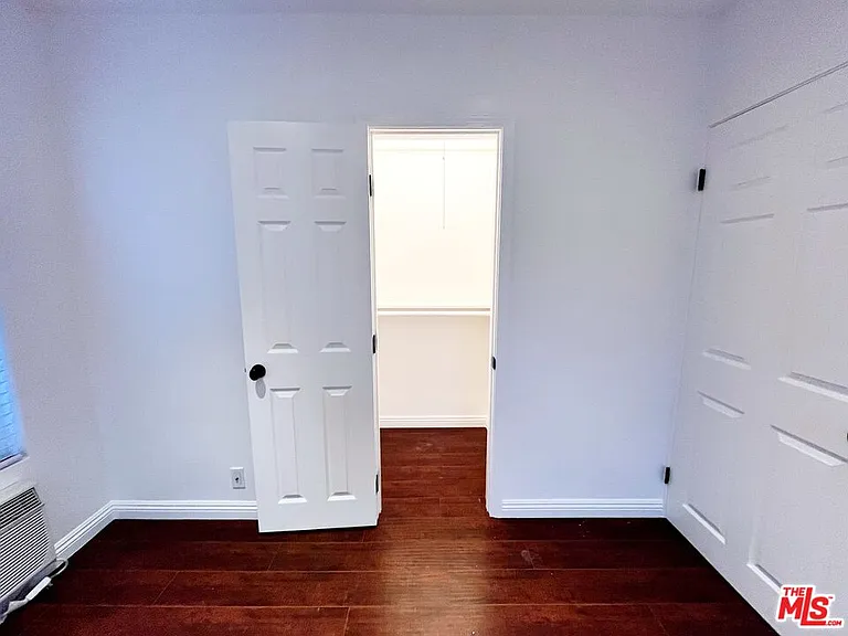 14744 Magnolia Blvd — Photo 17