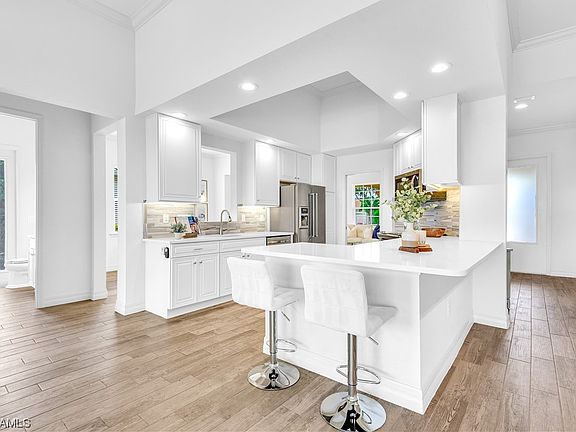5th image of 9086 Siesta Bay Dr