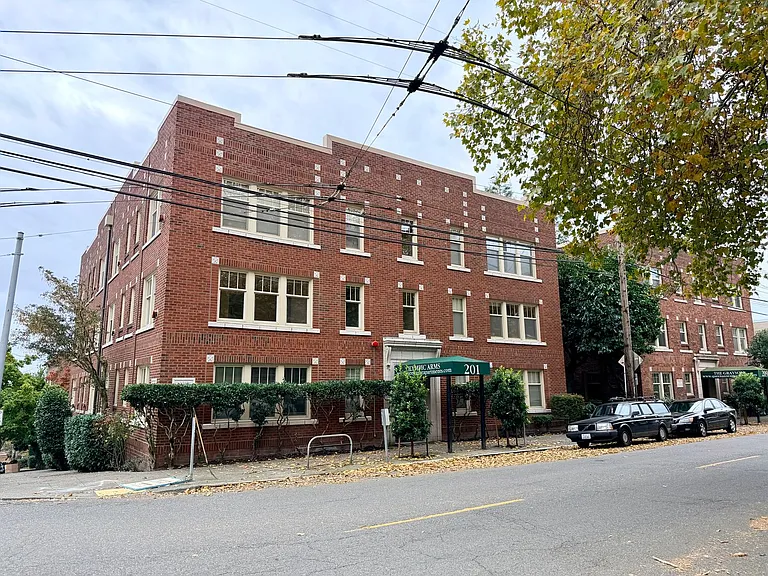 Olympic Arms / Grayson — Photo 19